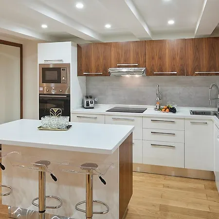 Sunlight - Palme D Or - 2 Bedrooms, Modern Apartment, Hyper Apartment *