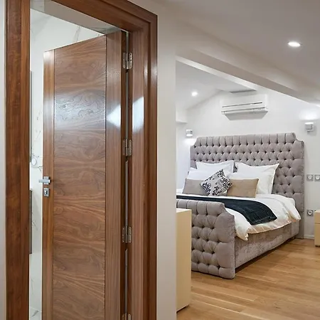 Sunlight - Palme D Or - 2 Bedrooms, Modern Apartment, Hyper *